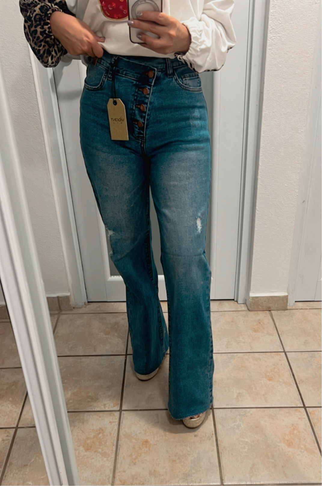 Vibrant Jean